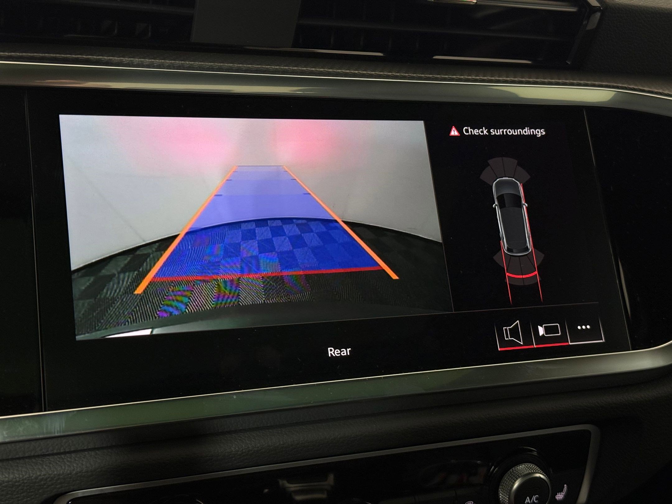 New 2025 Audi Q3 2.0T Premium image 28