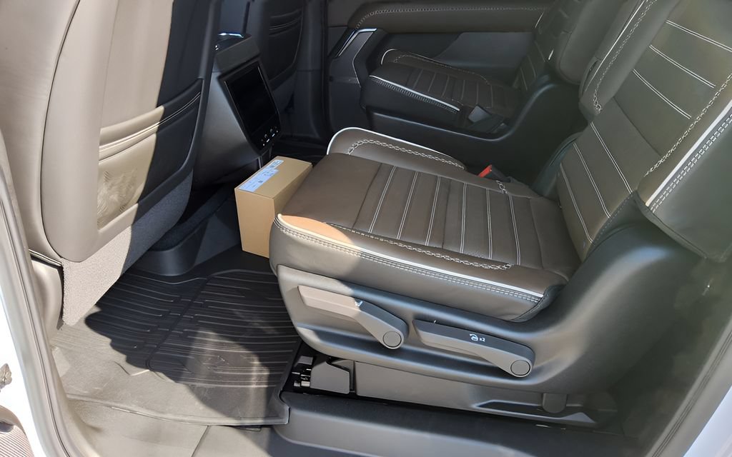 New 2026 GMC Yukon XL Denali Ultimate w/ LPO, Illumination Package AWD/4WD image 37