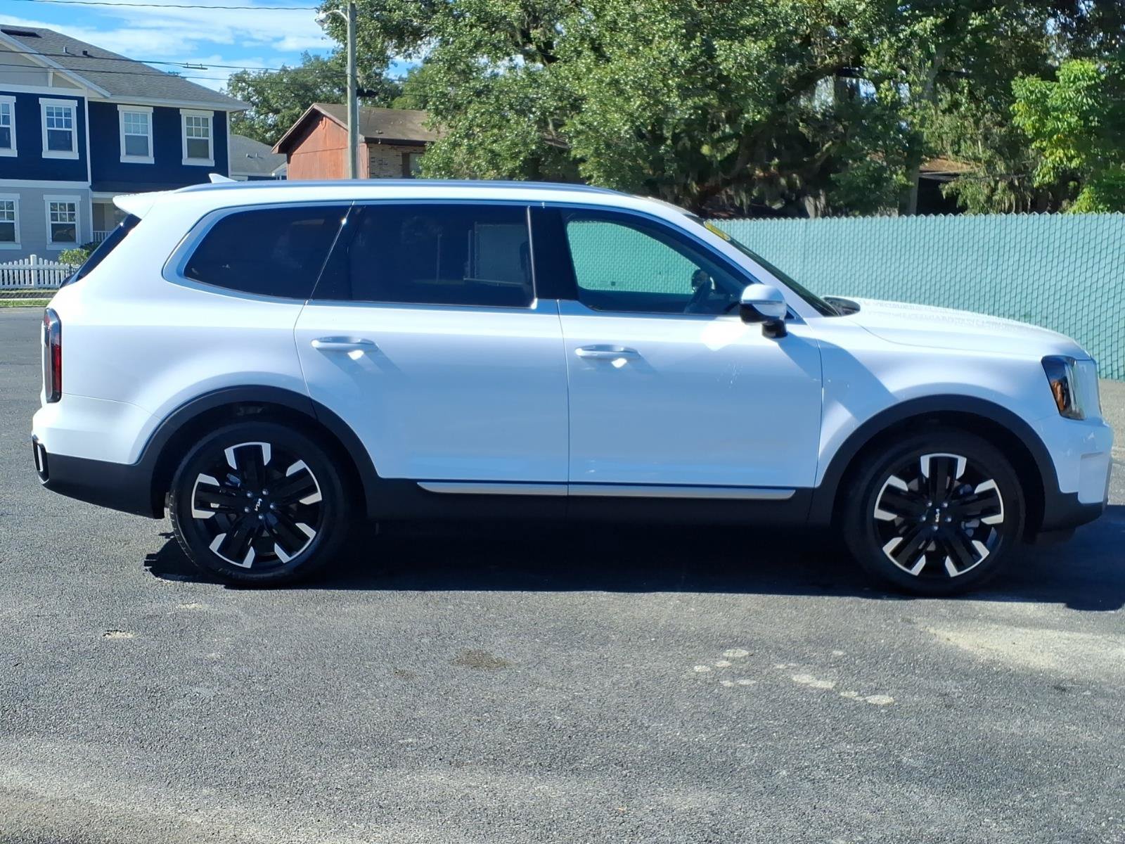 Used 2024 Kia Telluride SX w/ Towing Package AWD/4WD image 6