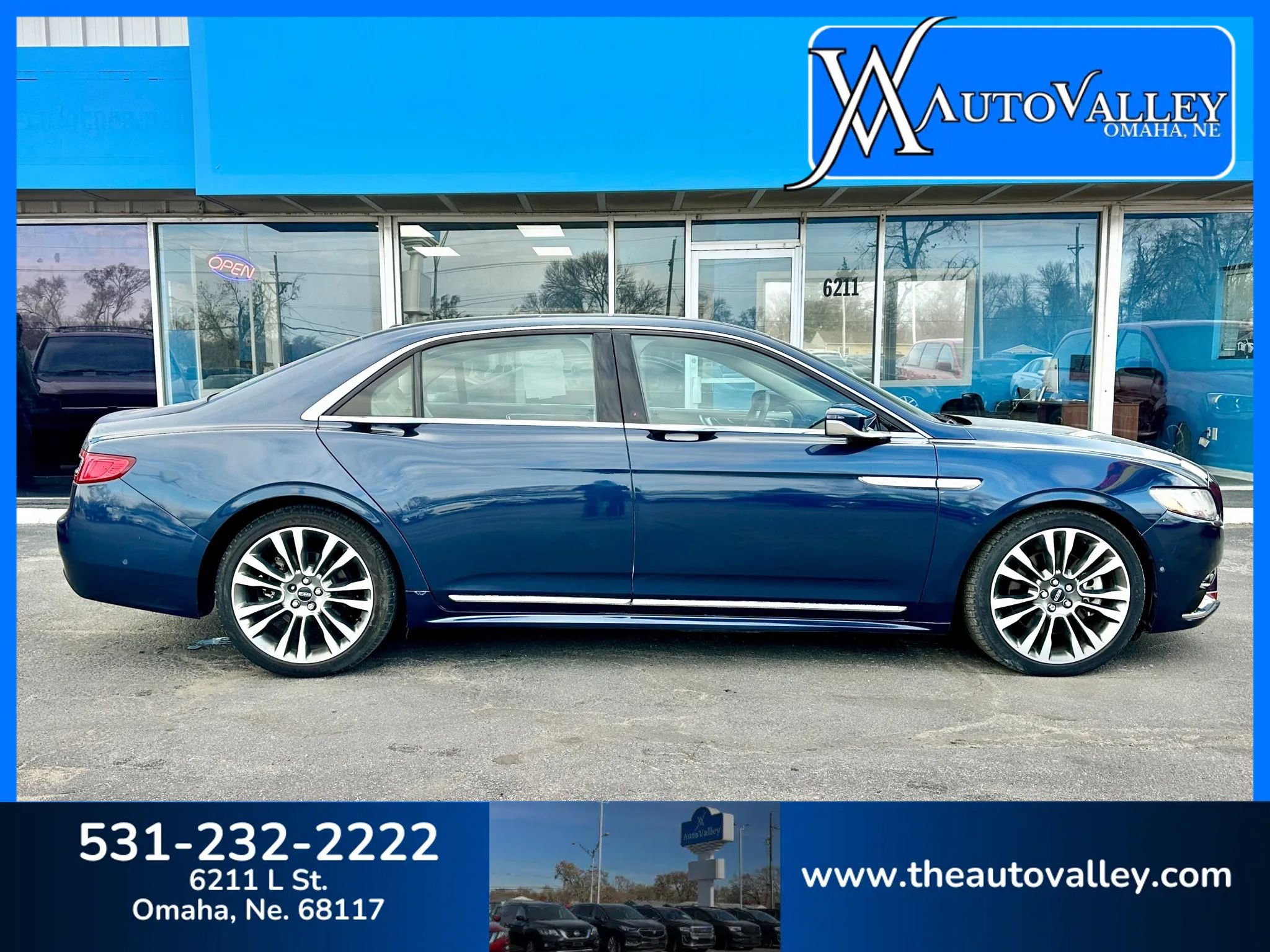 Used 2017 Lincoln Continental Select w/ Technology Package image 8