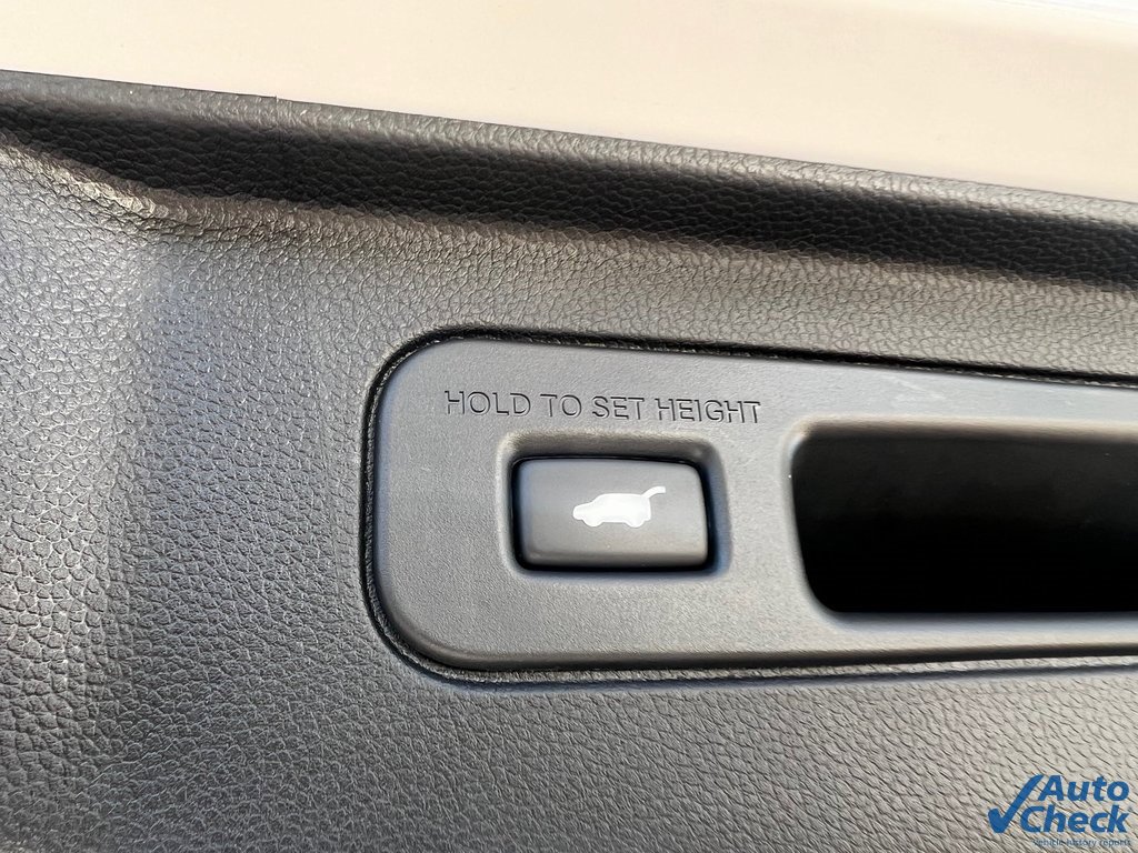 Used 2025 Honda Pilot Elite image 24