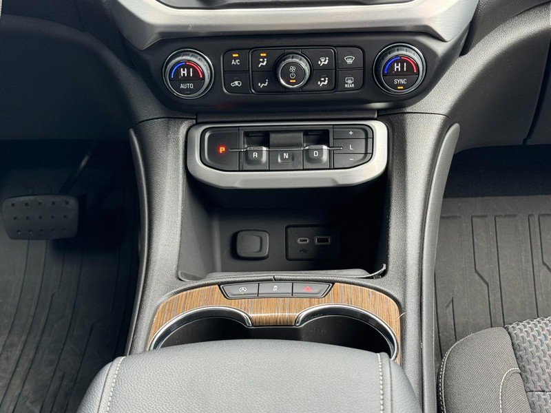 Used 2023 GMC Acadia SLE w/ Driver Convenience Package image 15