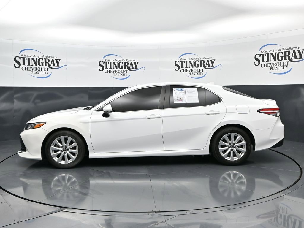 Used 2020 Toyota Camry LE image 4