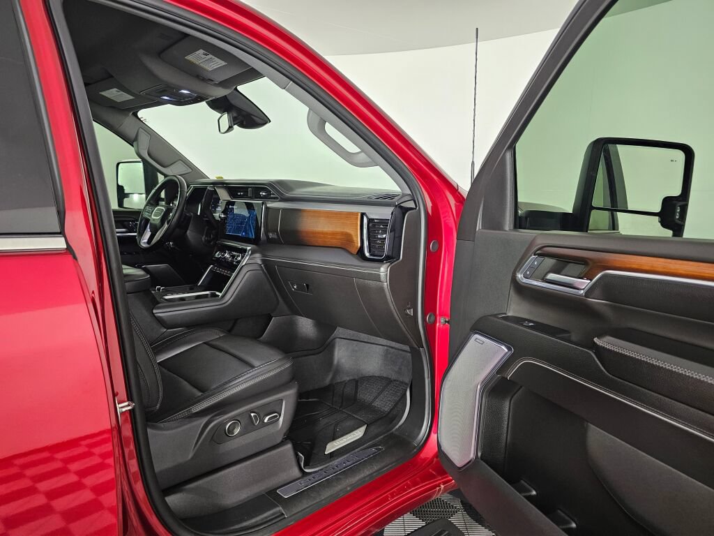 Used 2024 GMC Sierra 3500 Denali AWD/4WD image 35