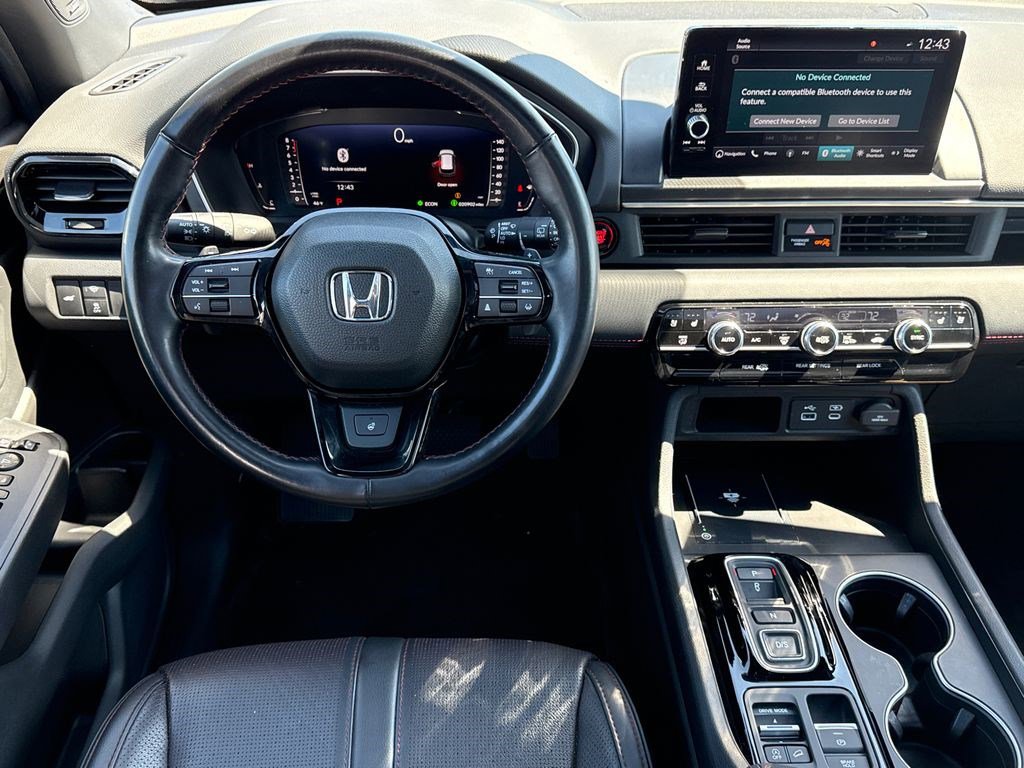 Certified 2025 Honda Pilot Black Edition image 19