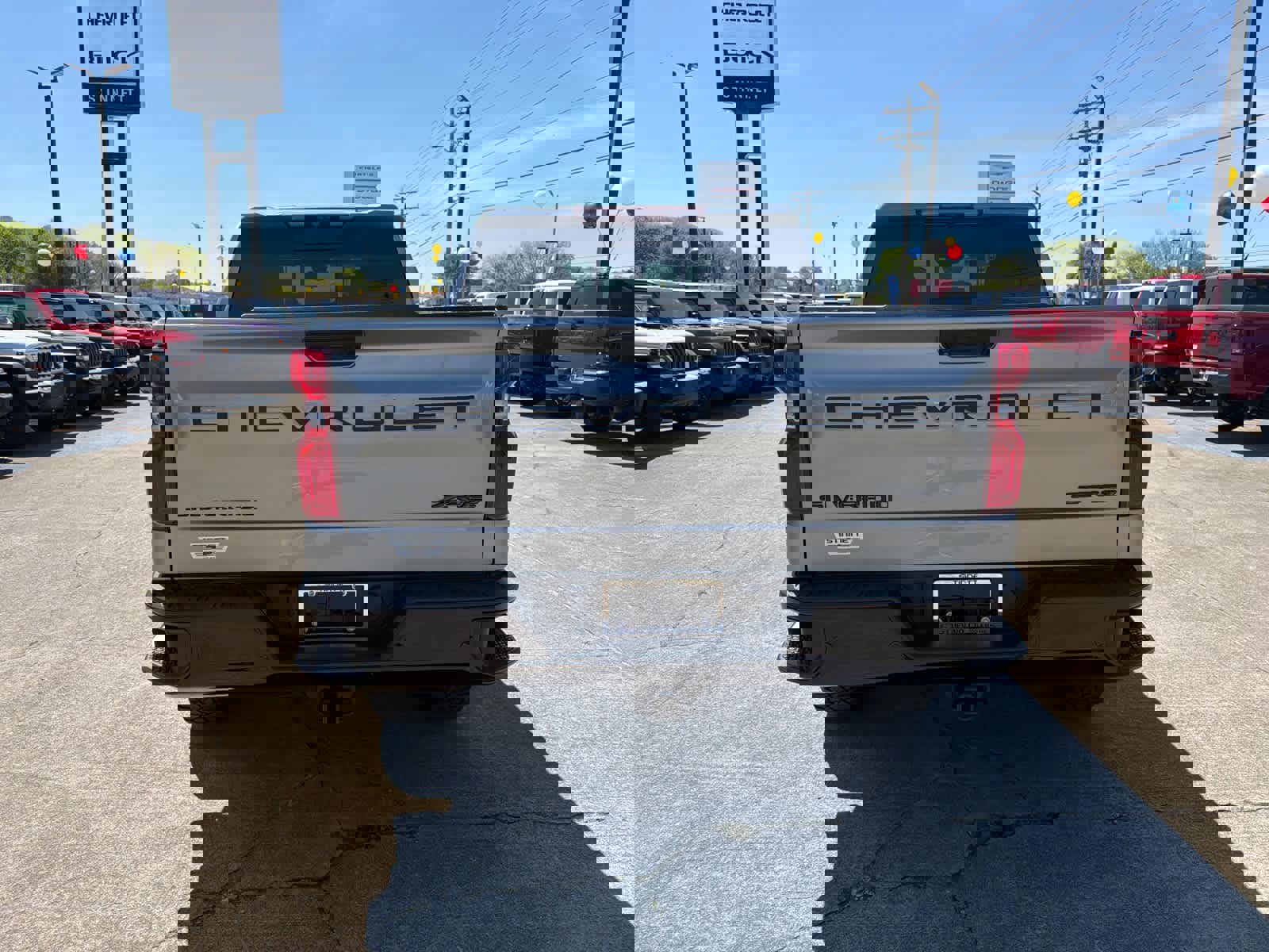 Used 2023 Chevrolet Silverado 1500 ZR2 w/ Technology Package image 8