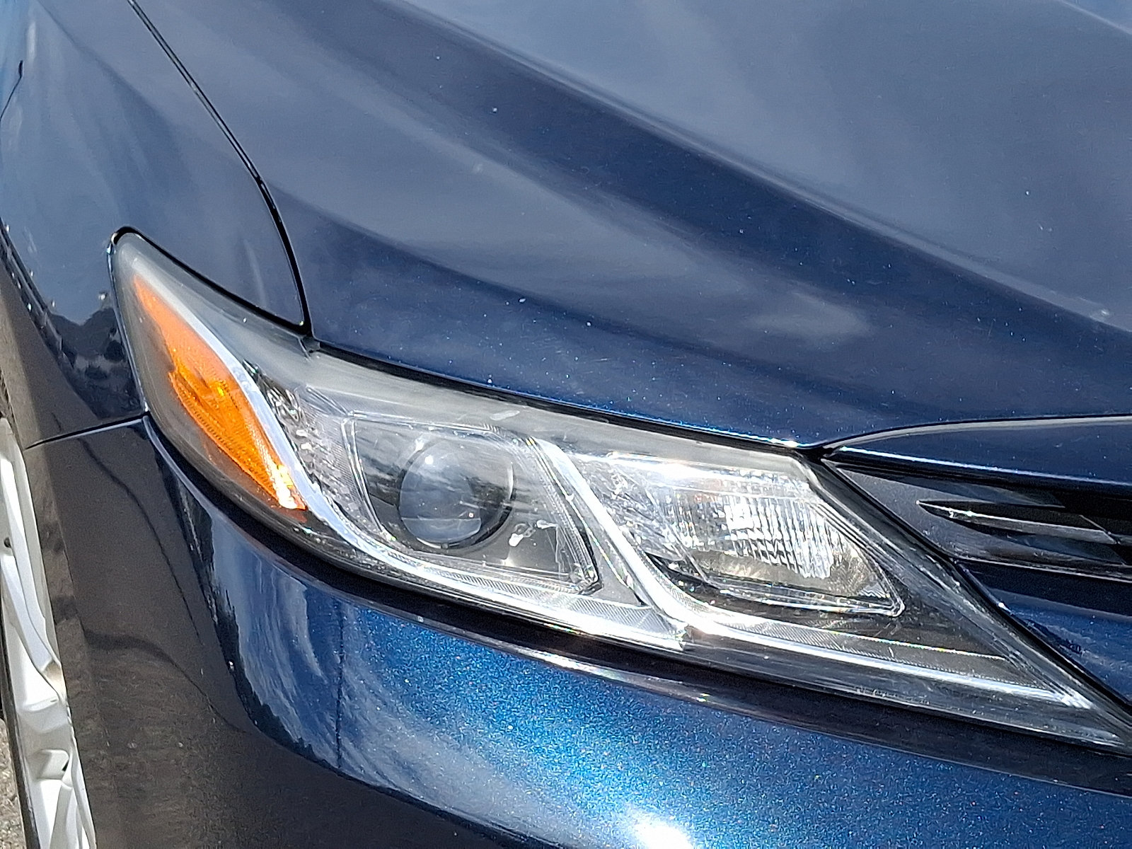 Used 2018 Toyota Camry LE w/ Convenience Package FWD image 10