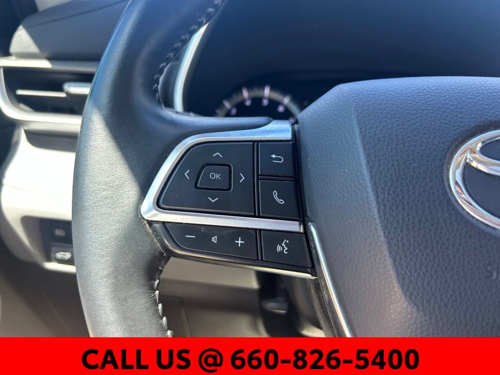 Used 2020 Toyota Highlander XLE AWD/4WD image 15