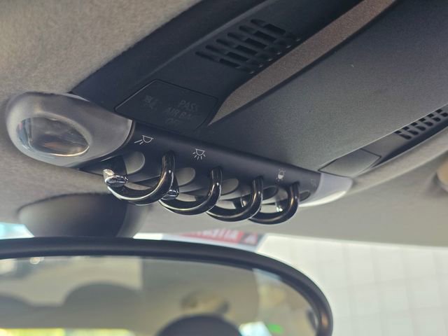 Used 2011 MINI Cooper Hardtop FWD image 25