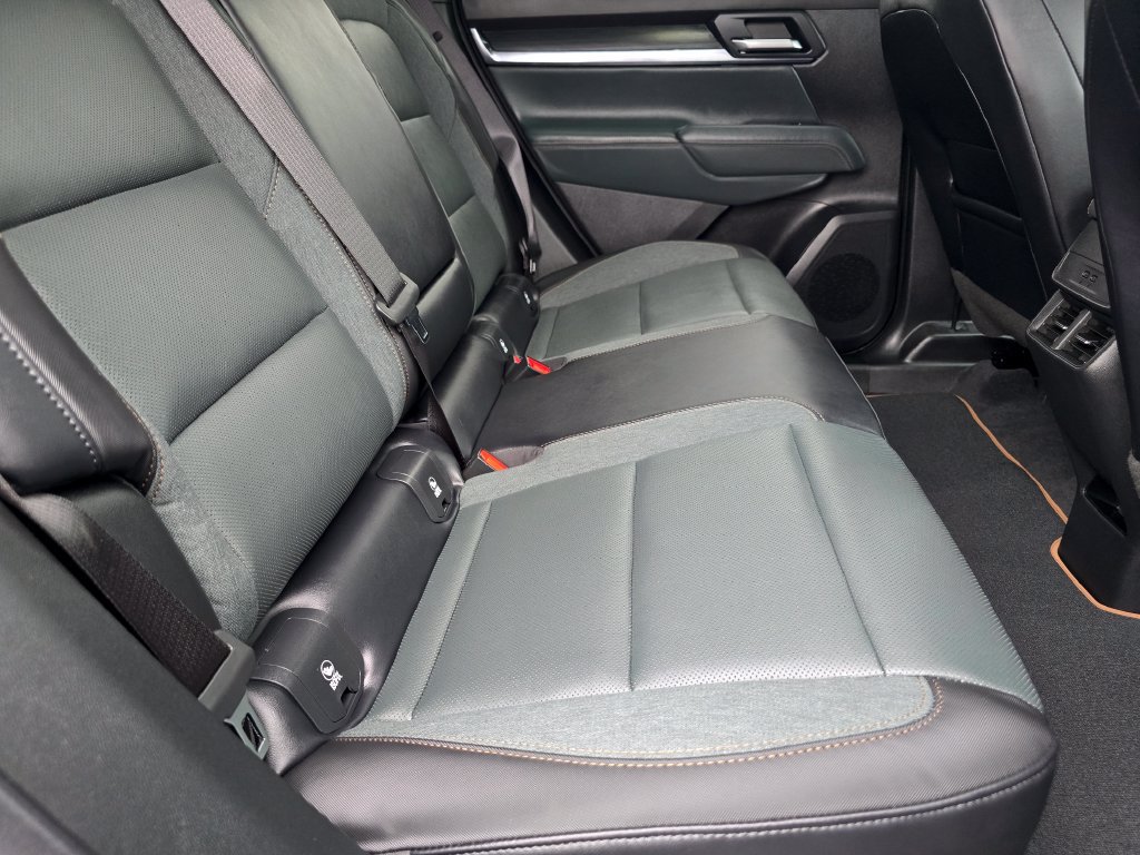 Used 2026 GMC Terrain AT4 AWD/4WD image 13