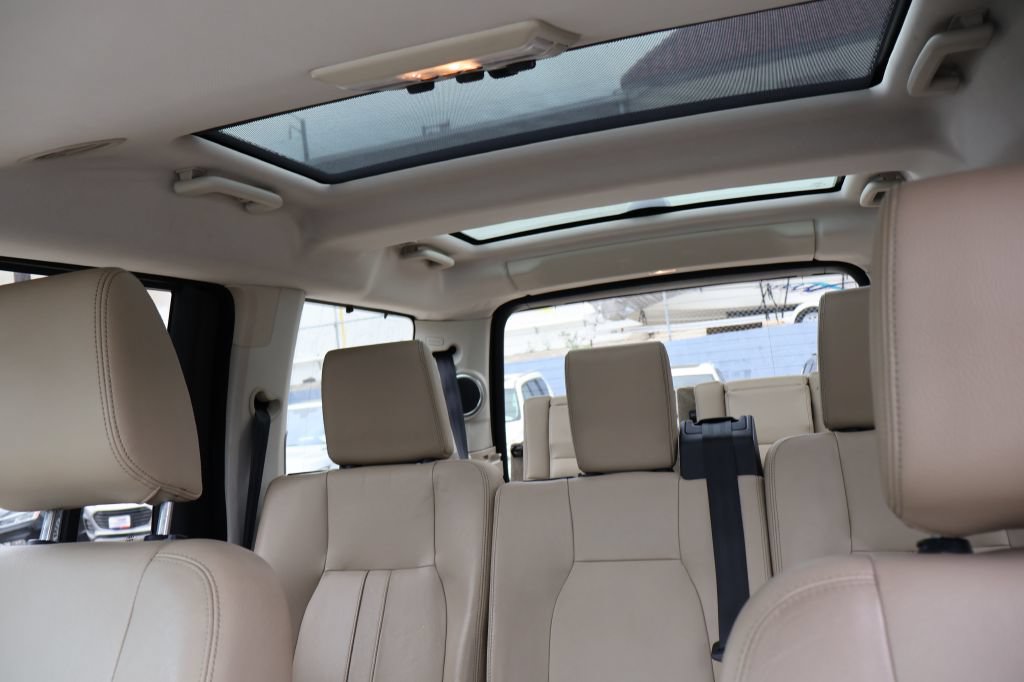 Used 2016 Land Rover LR4 HSE Silver Edition AWD/4WD image 30