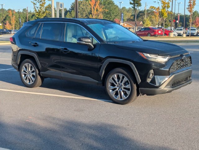 Used 2022 Toyota RAV4 XLE Premium FWD image 2