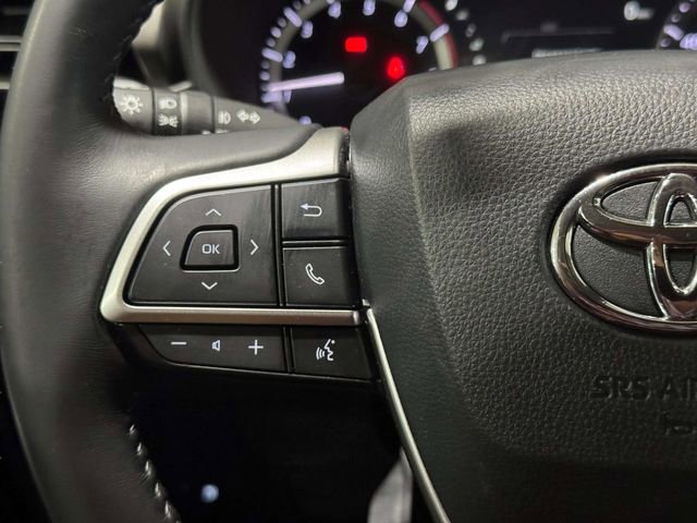 Used 2024 Toyota Highlander LE image 17