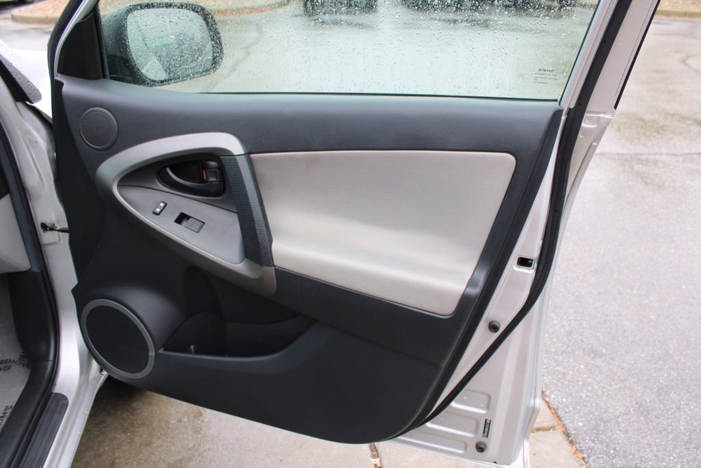 Used 2012 Toyota RAV4 FWD image 20