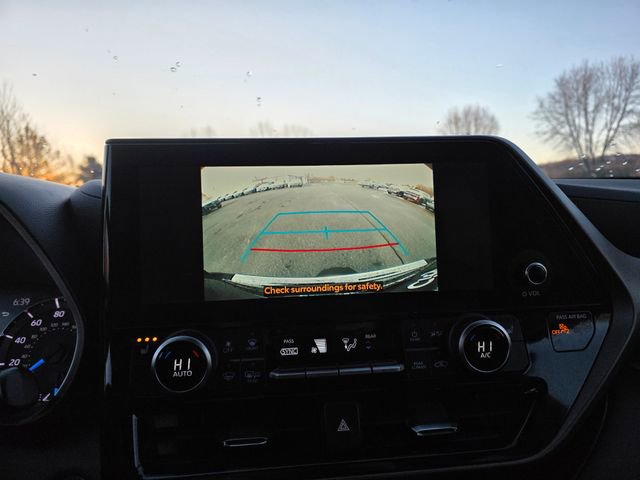 Used 2023 Toyota Highlander XLE image 30