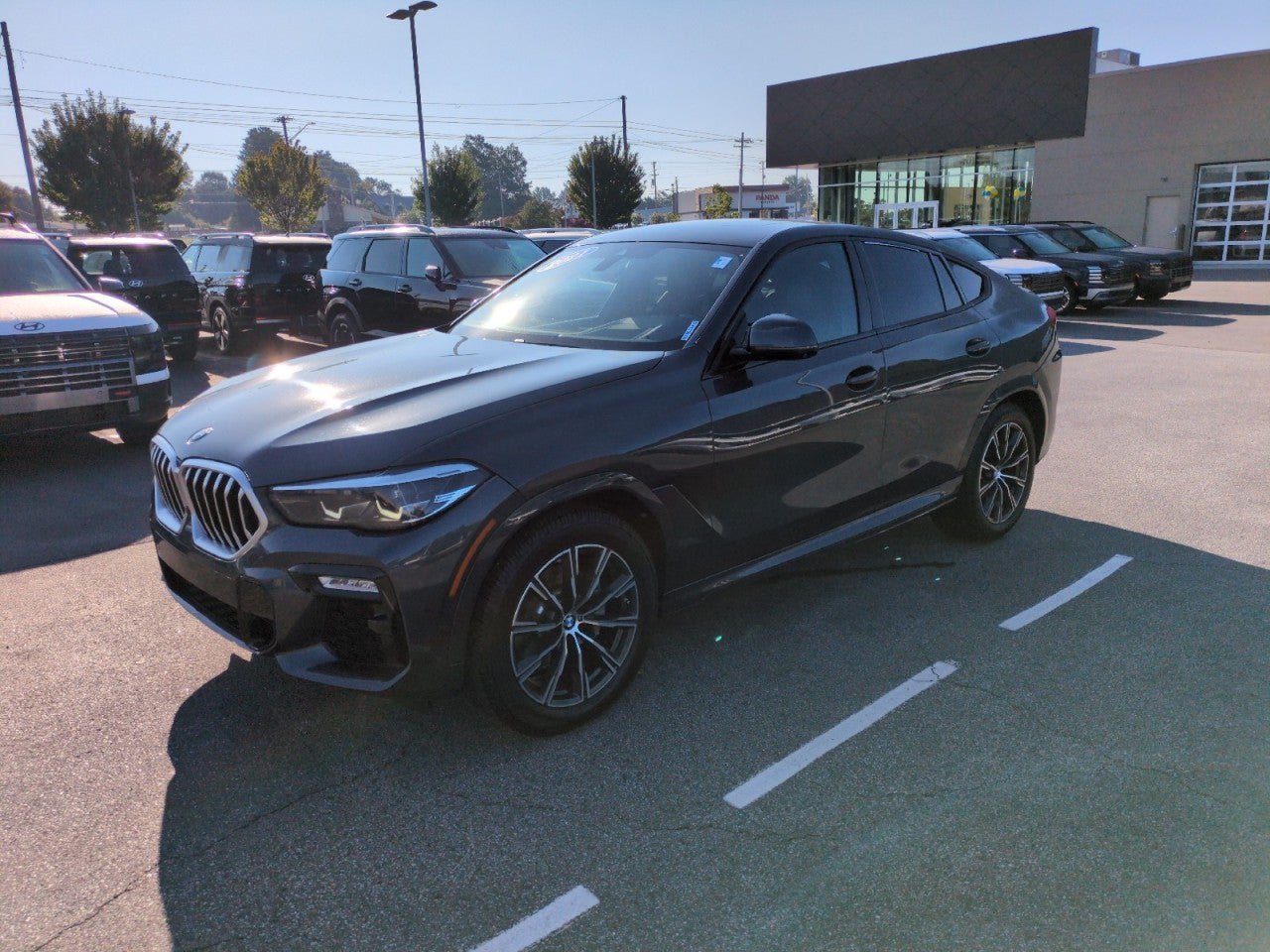 Used 2021 BMW X6 xDrive40i AWD/4WD image 3
