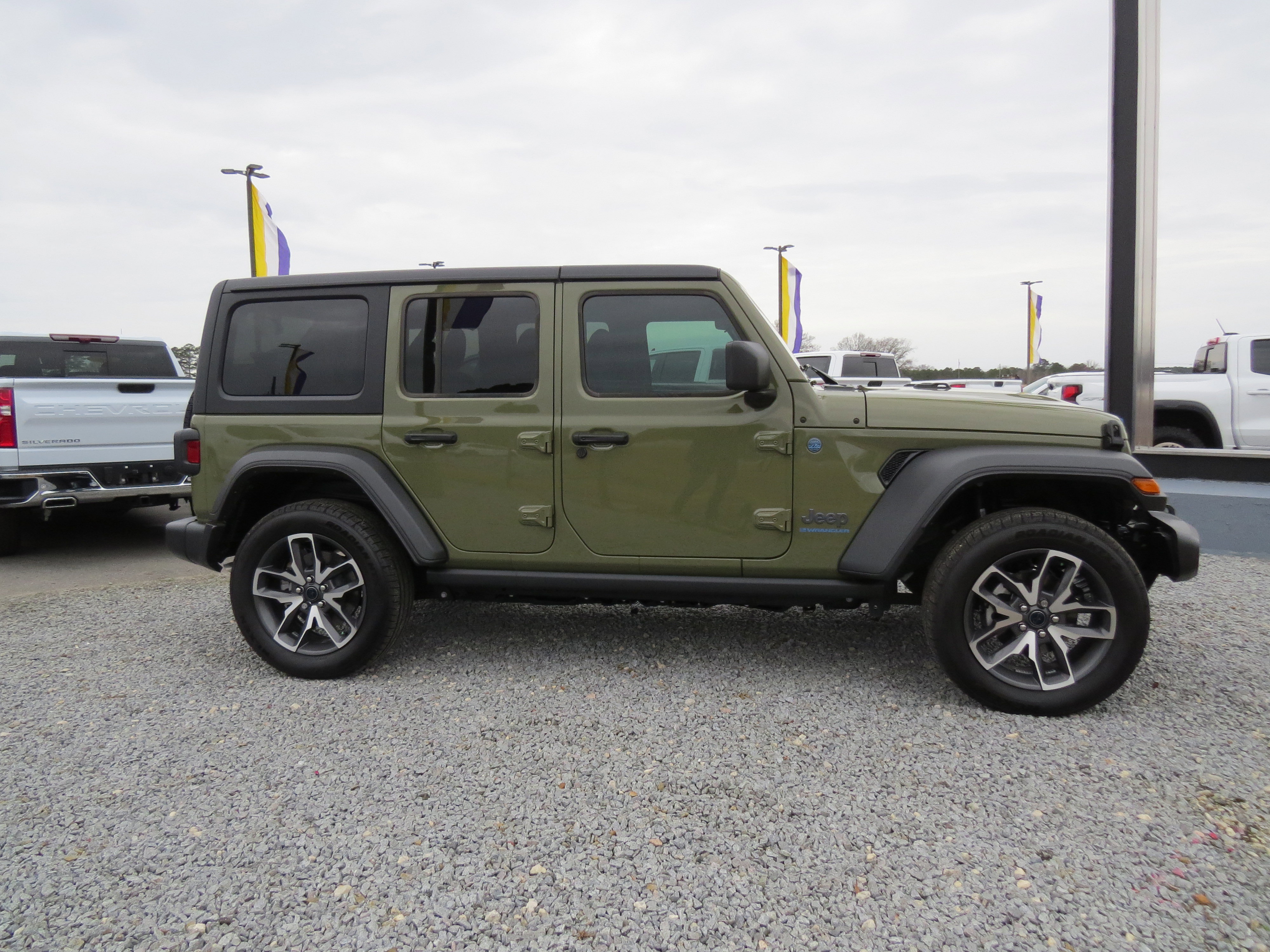 Used 2025 Jeep Wrangler Unlimited Sport S 4xe w/ Convenience Group image 28