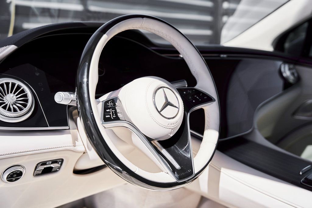 Used 2025 Mercedes-Benz Maybach EQS 680 4MATIC image 43