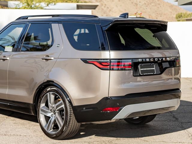 New 2025 Land Rover Discovery Metropolitan Edition AWD/4WD image 10