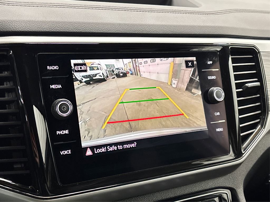 Used 2022 Volkswagen Atlas Cross Sport SE image 35