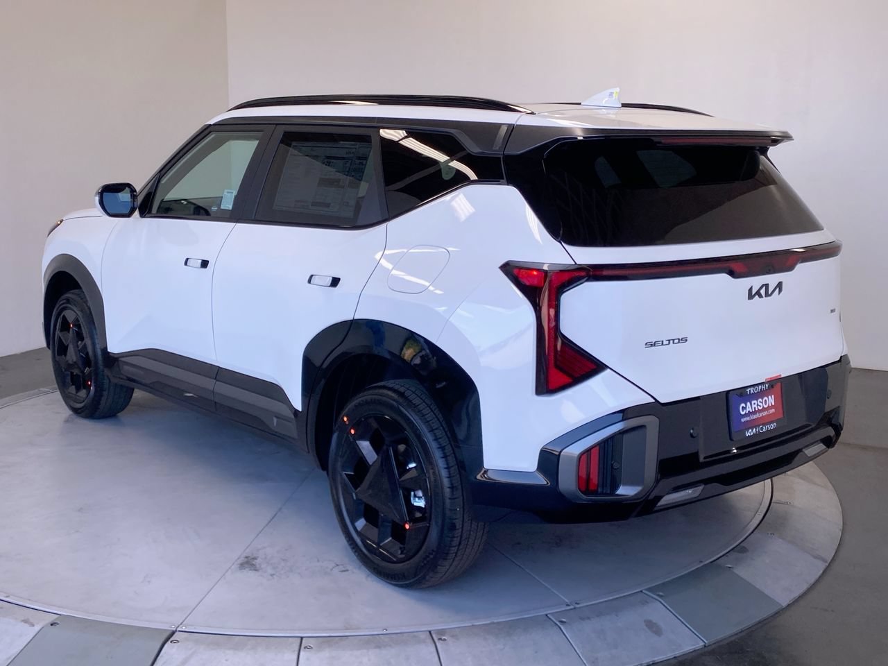 New 2027 Kia Seltos X-Line S w/ X-Line S Premium Package AWD/4WD image 3