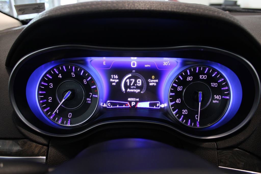 Used 2023 Chrysler 300 Touring L w/ Popular Equipment Group image 4