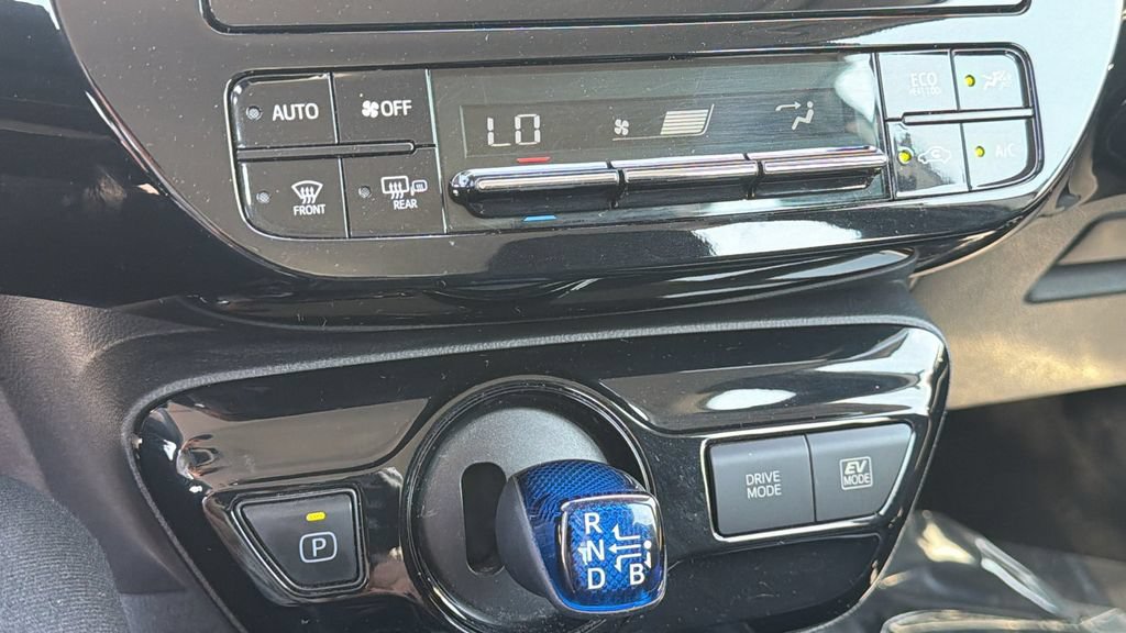 Used 2019 Toyota Prius LE AWD/4WD image 14