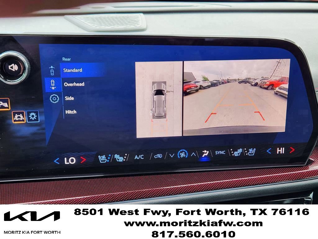 Used 2024 Chevrolet Traverse RS FWD image 18