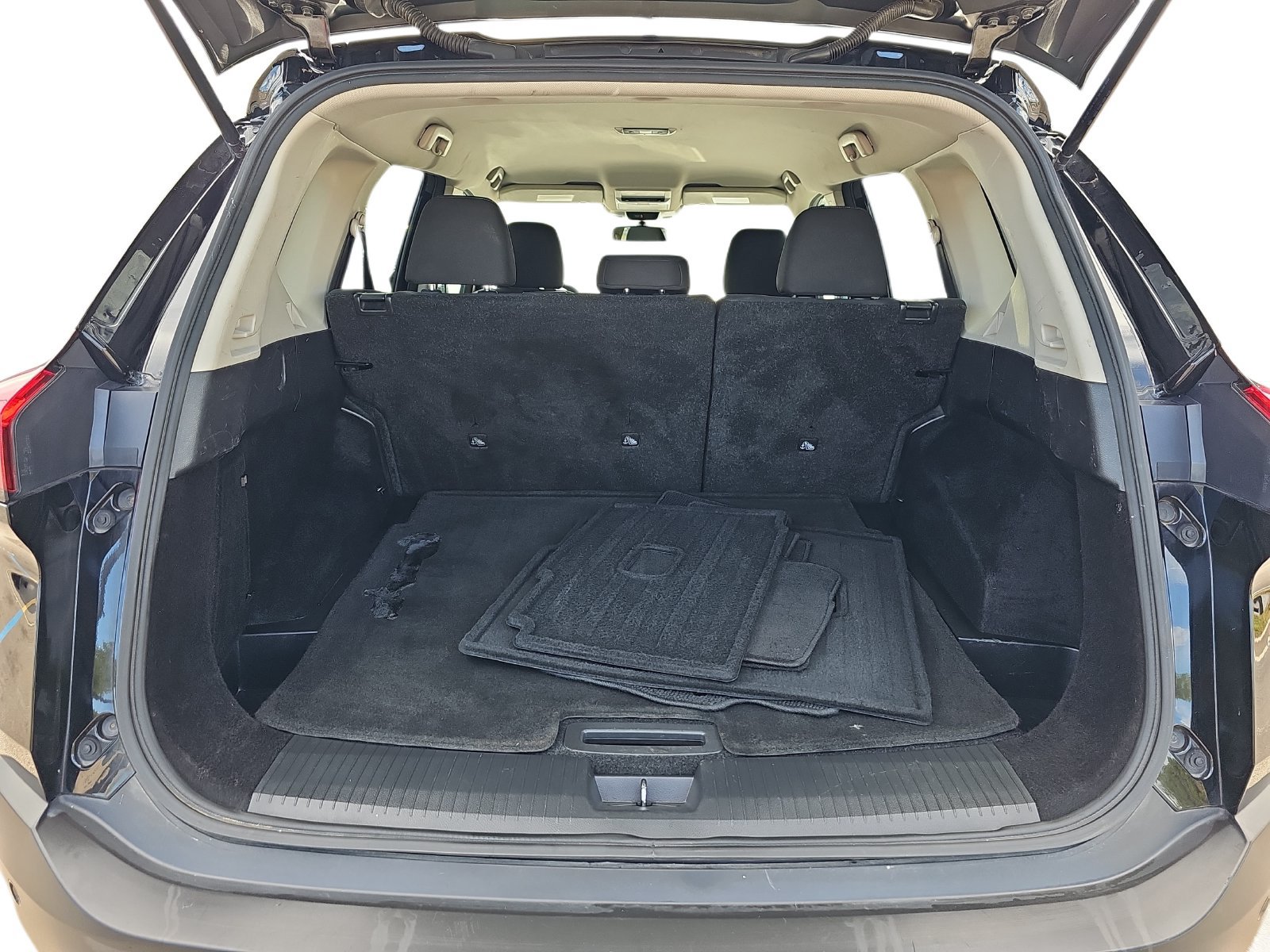 Used 2023 Nissan Rogue S AWD/4WD image 29