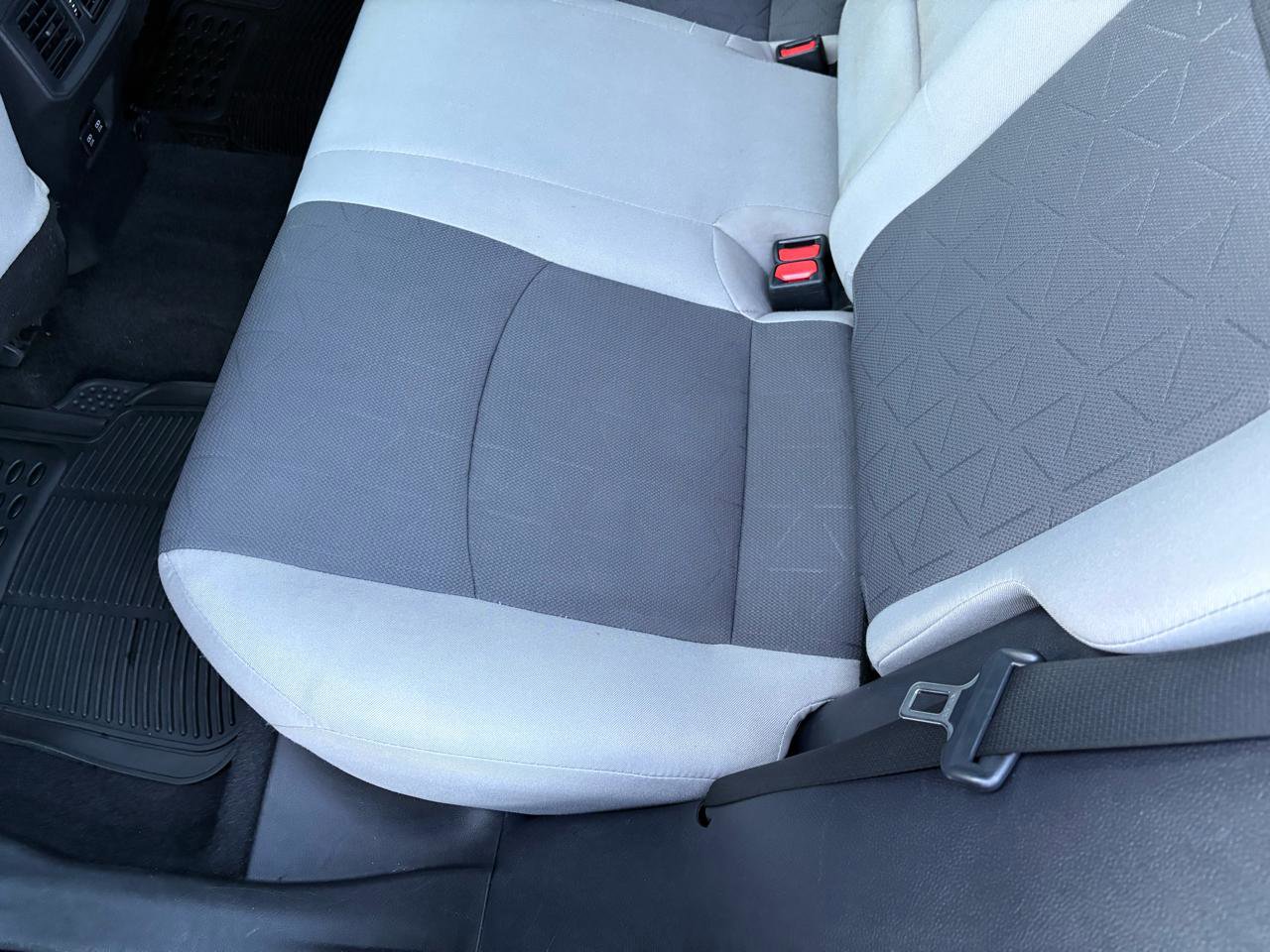 Used 2021 Toyota RAV4 XLE image 36