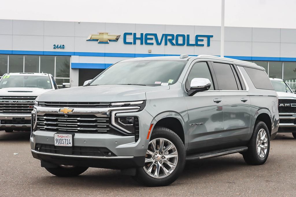 Used 2025 Chevrolet Suburban Premier image 1