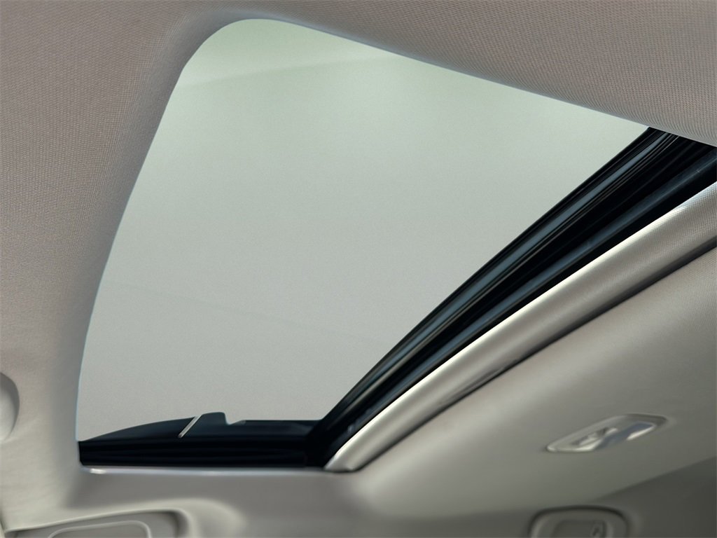 Used 2023 Subaru Outback Limited XT image 9