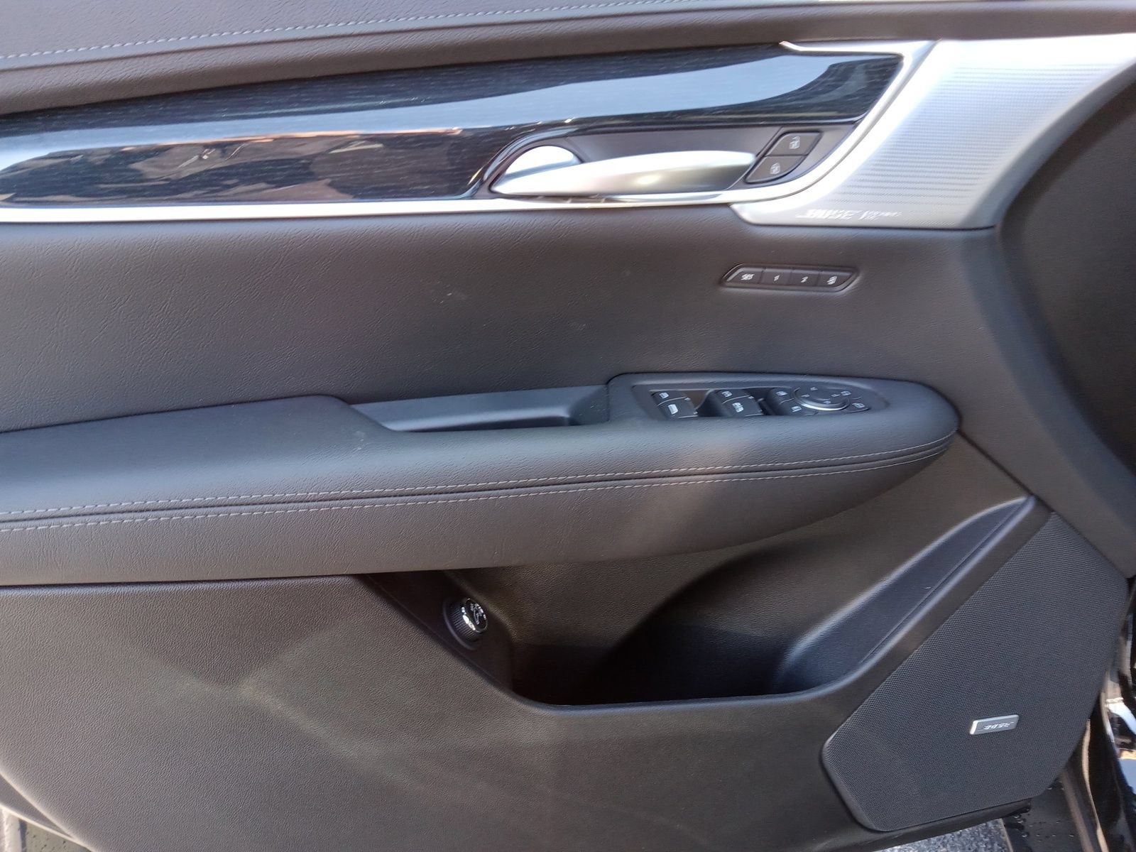 New 2026 Cadillac XT5 Premium Luxury w/ LPO, ONYX Package AWD/4WD image 8