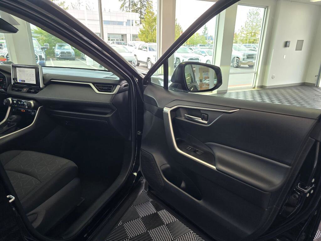 Certified 2024 Toyota RAV4 XLE AWD/4WD image 41