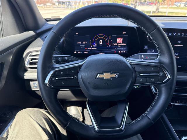 Used 2025 Chevrolet Traverse LT w/ Driver Confidence Package image 38