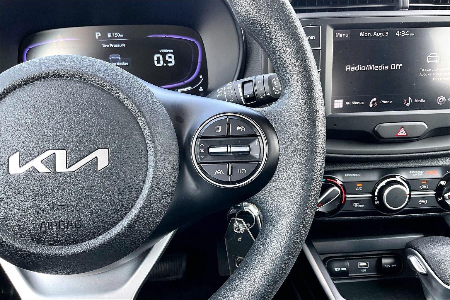 Used 2025 Kia Soul LX w/ LX Technology Package FWD image 12