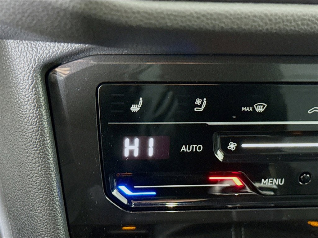 Used 2024 Volkswagen Tiguan SEL R-Line image 13