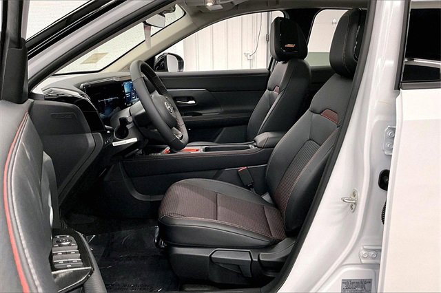 New 2026 Nissan Kicks SR w/ SR Premium Package image 9