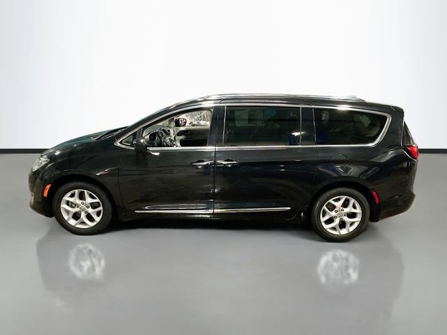 Used 2018 Chrysler Pacifica Touring-L w/ Tire & Wheel Group FWD image 9