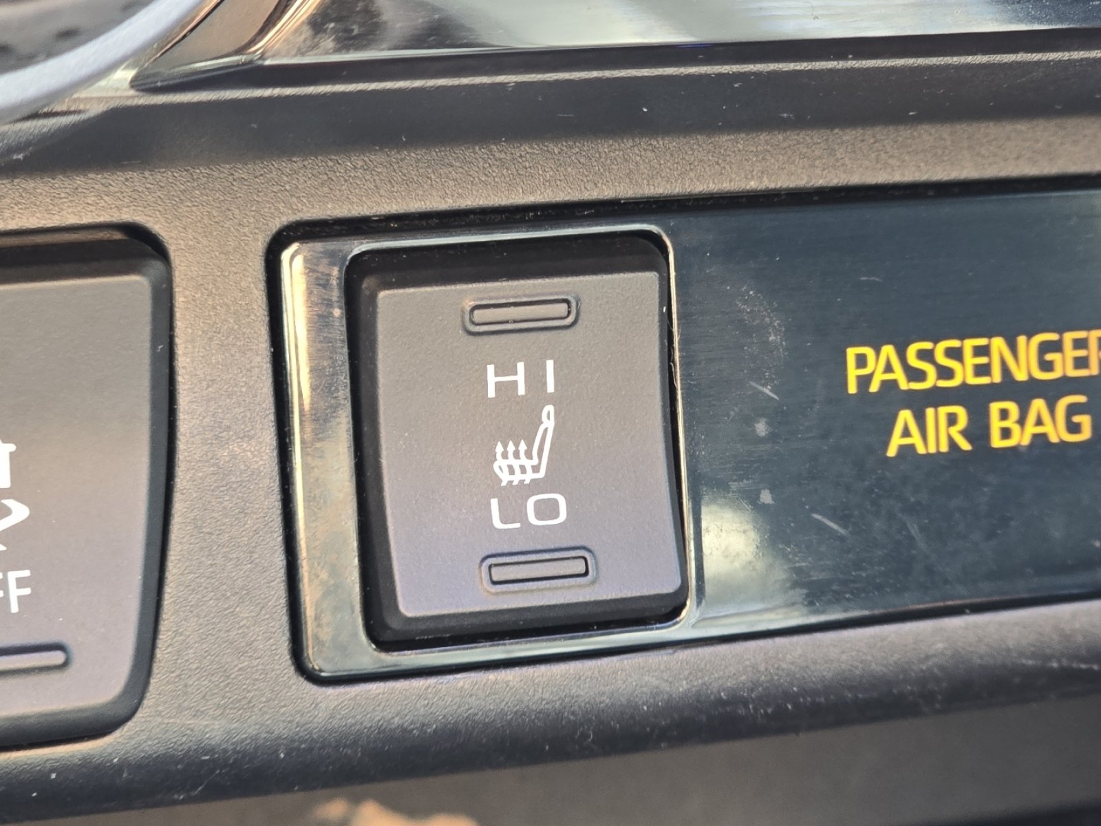 Used 2022 Toyota RAV4 XSE AWD/4WD image 8