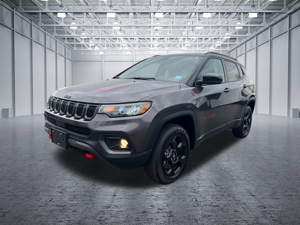 Used 2023 Jeep Compass Trailhawk AWD/4WD image 3