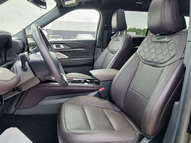 Used 2025 Ford Explorer Platinum w/ LUX Leather Package AWD/4WD image 10