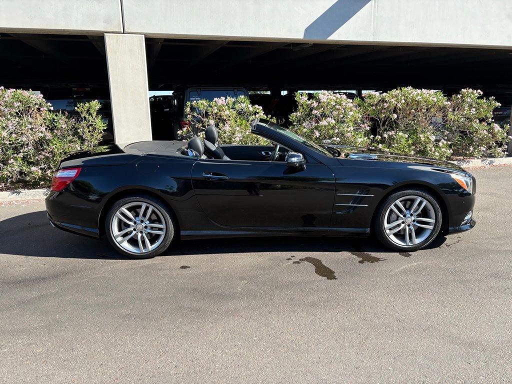 Used 2013 Mercedes-Benz SL 550 image 4