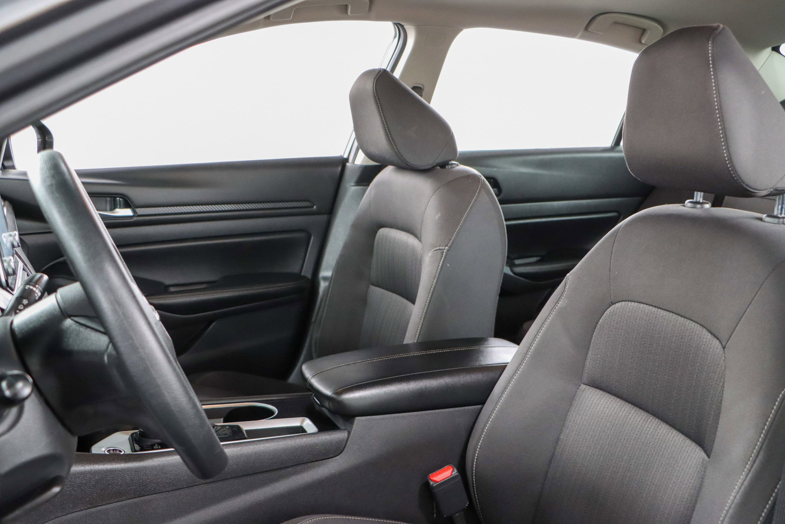 Used 2024 Nissan Altima 2.5 SV image 23