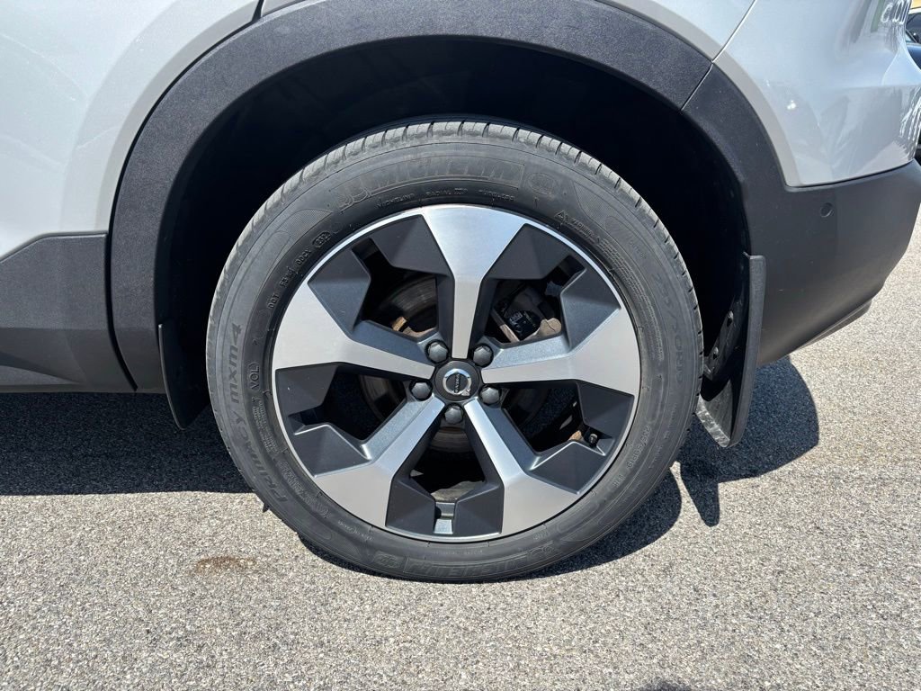 Used 2023 Volvo XC40 B5 Plus w/ Driver Assist Package AWD/4WD image 30