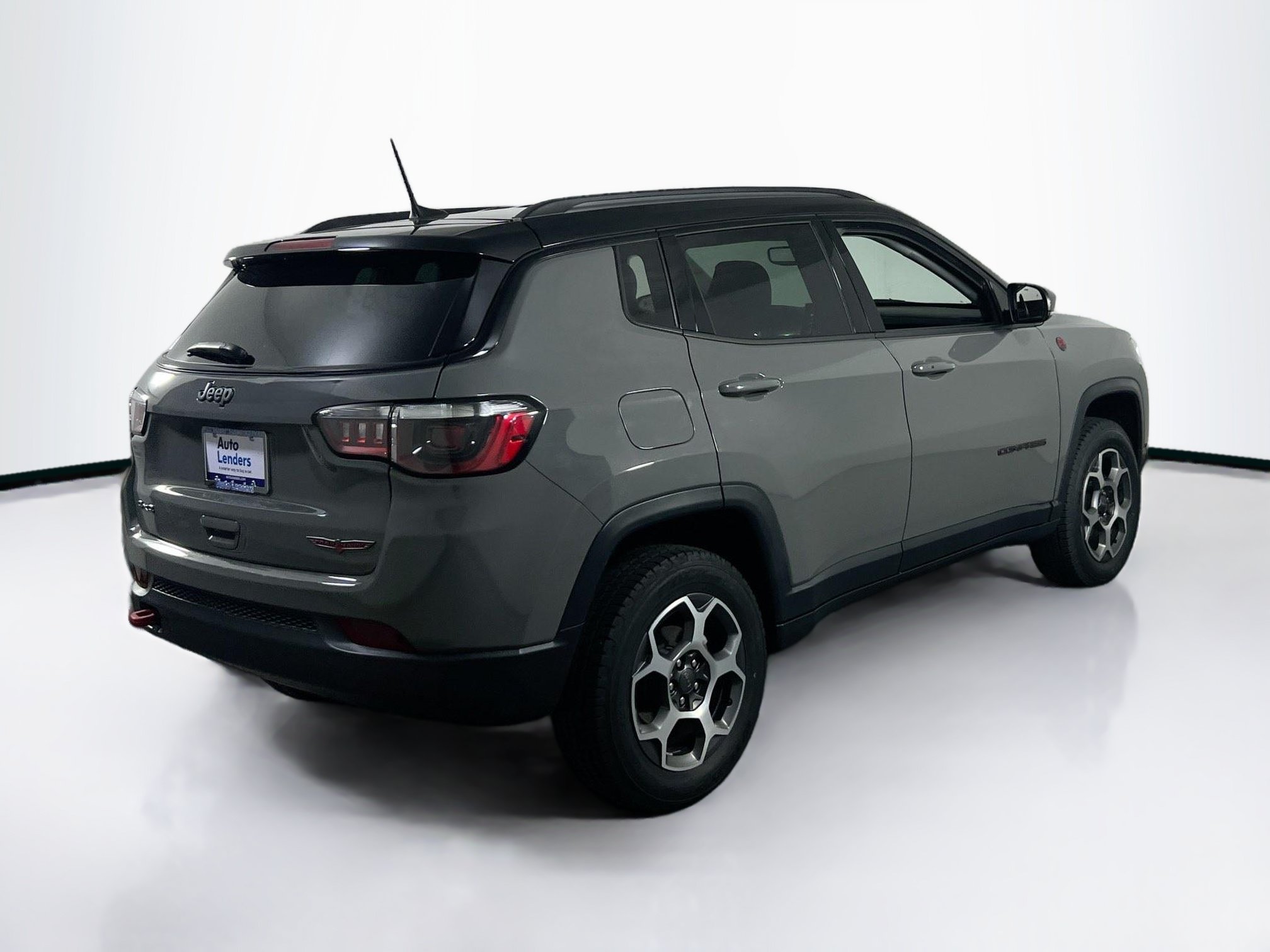 Used 2022 Jeep Compass Trailhawk w/ Trailhawk Convenience Group AWD/4WD image 5