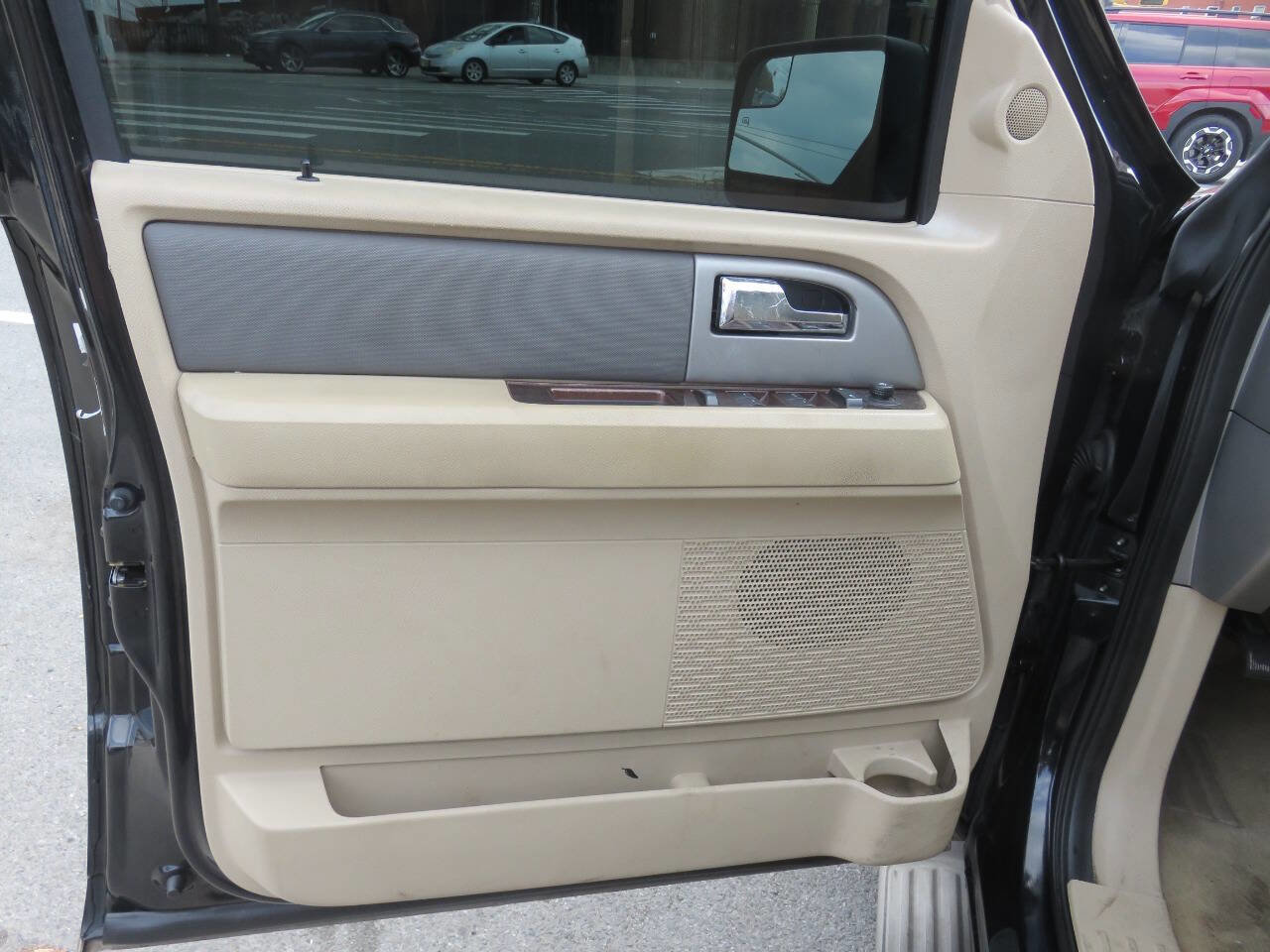 Used 2014 Ford Expedition EL XLT w/ Equipment Group 202A AWD/4WD image 28