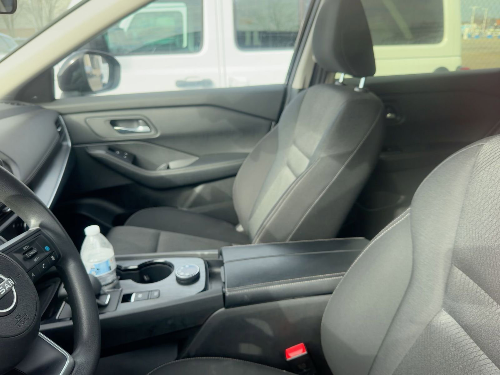 Used 2024 Nissan Rogue SV image 7