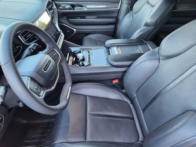 Certified 2022 Jeep Wagoneer Series III w/ Rear Seat Video Group 1 image 13