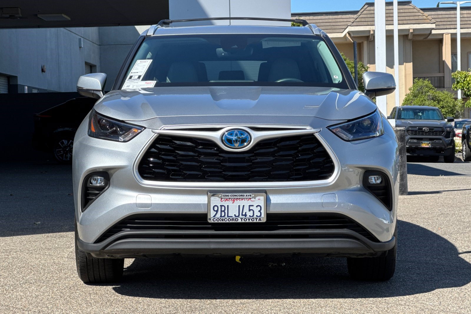 Used 2022 Toyota Highlander XLE AWD/4WD image 6